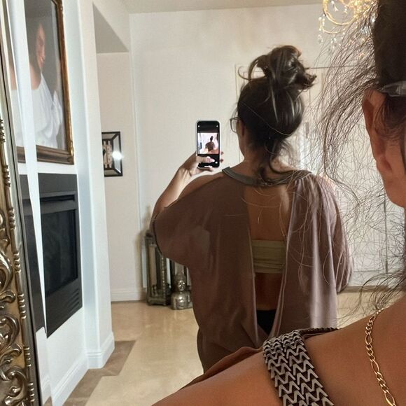 💕NWT Gorgeous blouse💕 - Picture 3 of 7